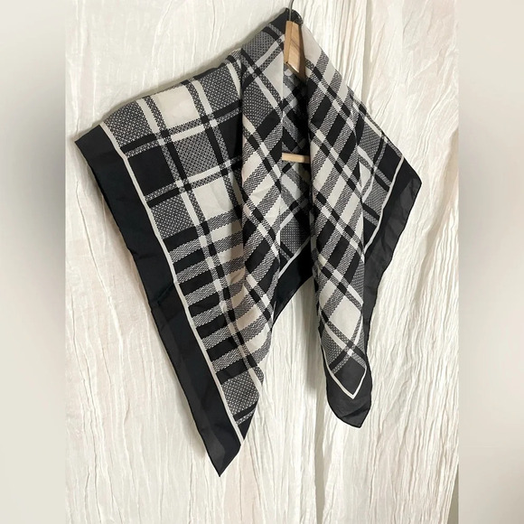 Vintage Liz Sinclair Square Black & White Plaid Checkered Scarf - Picture 2 of 5